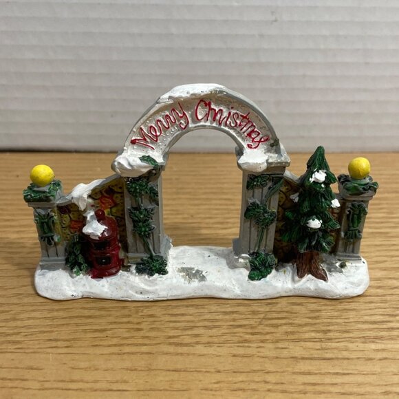 Vtg Cobblestone Corners Christmas Village Accessories Merry Arch Sleigh and Tree - Picture 2 of 10